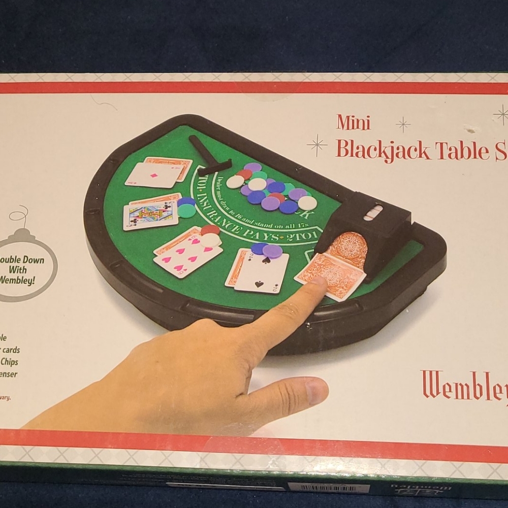 New Wembley Mini Poker table game